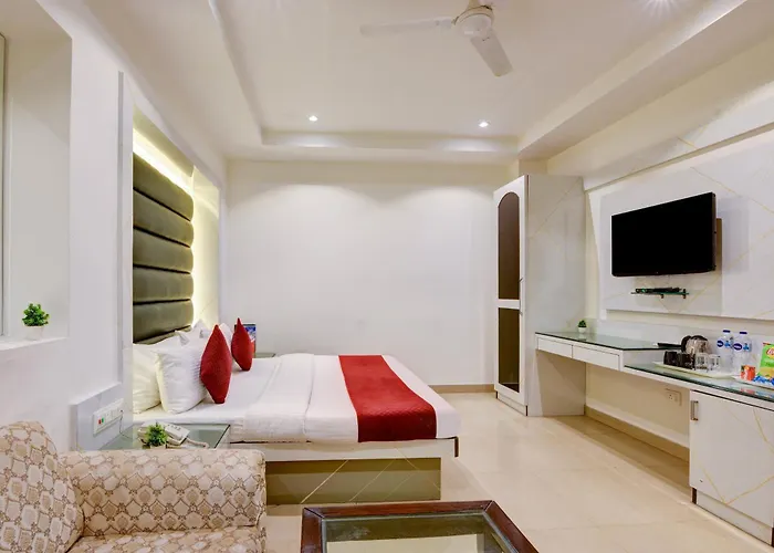 Hotel Krishna Deluxe-By Rcg Hotels Near New Delhi Train Station